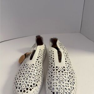 Yukono White Perforated Leather Slip On Shoes Women’s 8( Euro 39)